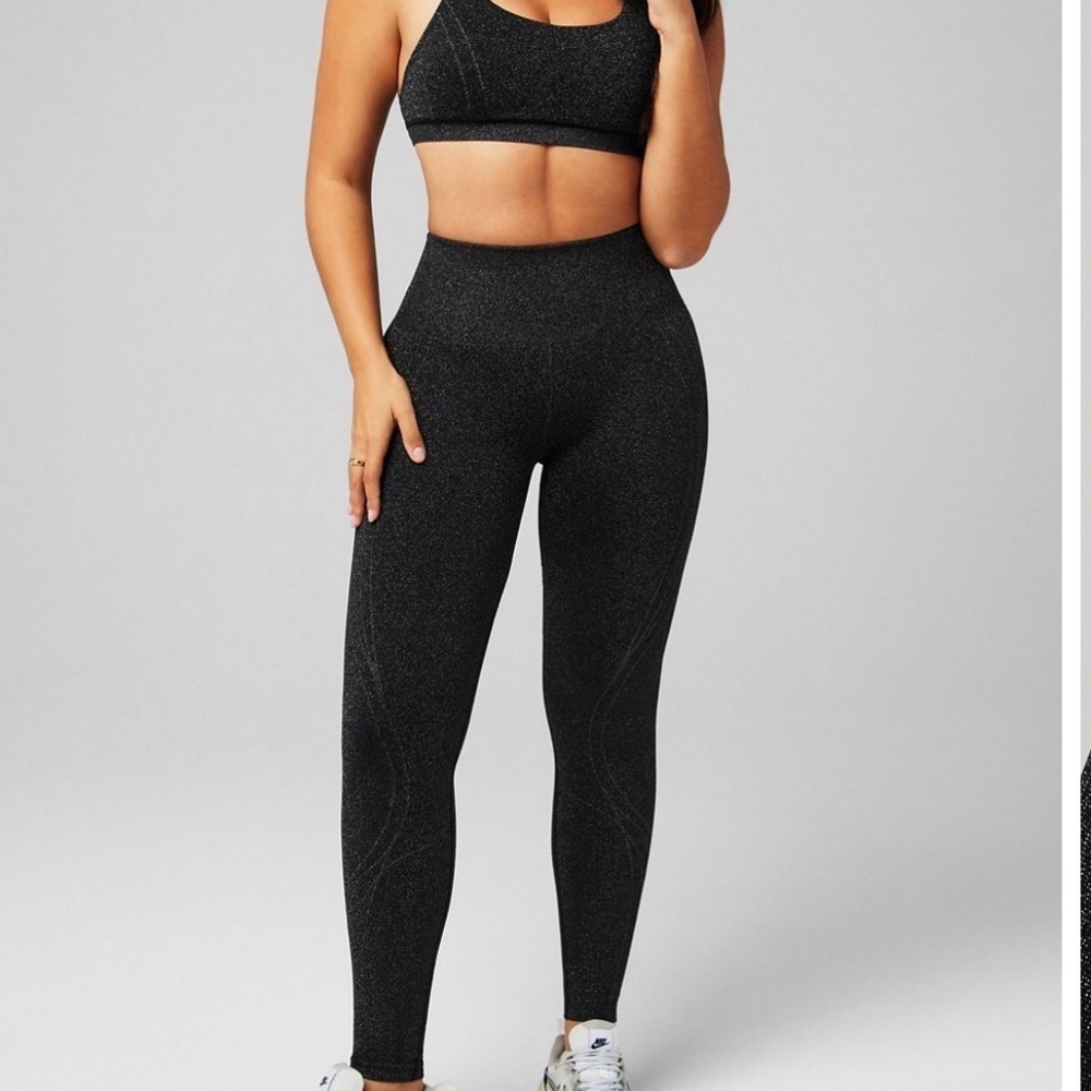 NWOT Fabletics Charcoal High-Waisted Leggings with matching Sports Bra SET Sz XS